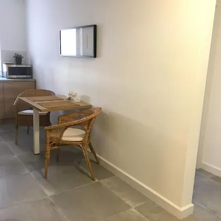 New In Downtown /parking *